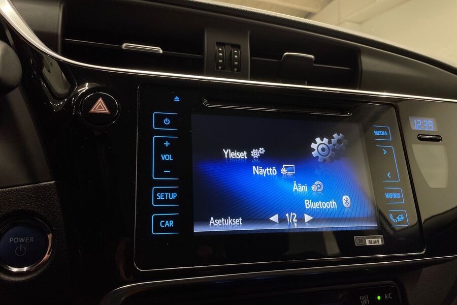 Toyota Auris vaihtoauto