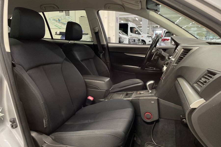 Subaru Legacy vaihtoauto