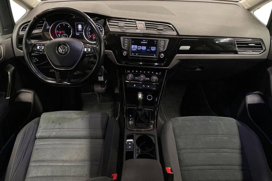 Volkswagen Touran vaihtoauto