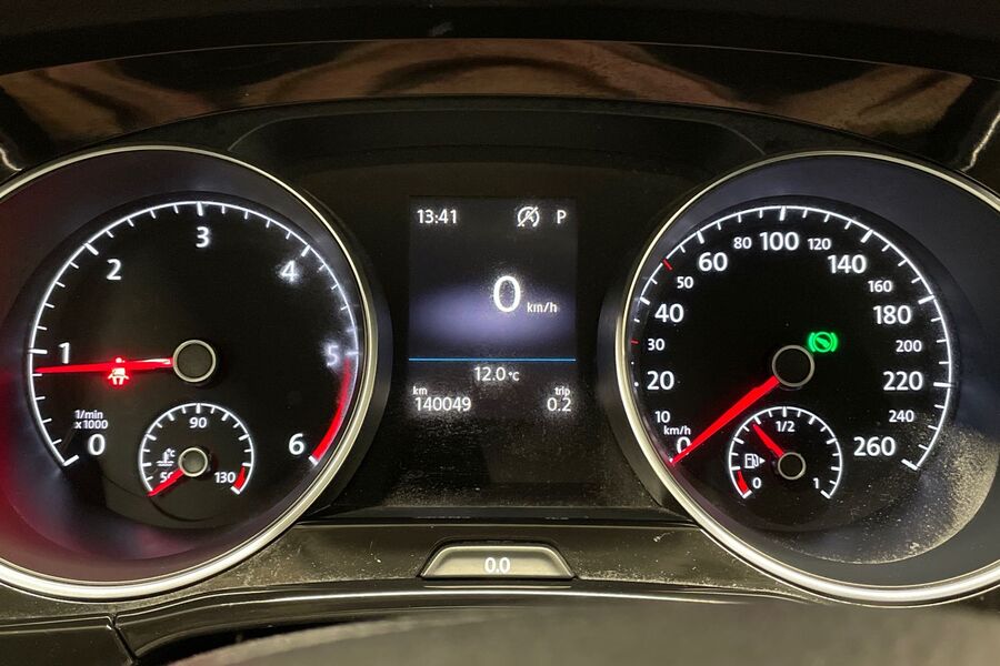 Volkswagen Touran vaihtoauto