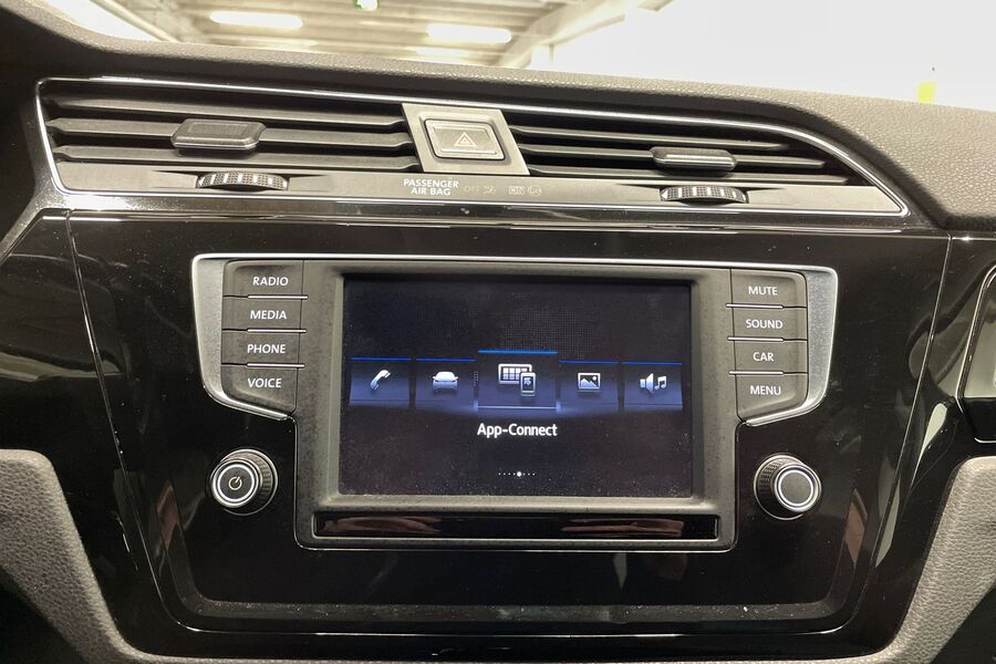 Volkswagen Touran vaihtoauto