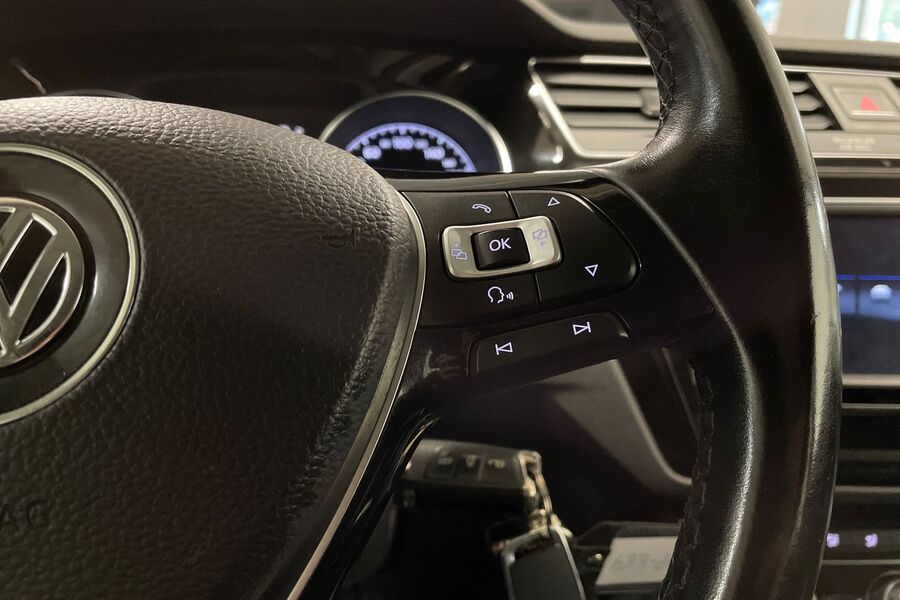 Volkswagen Touran vaihtoauto