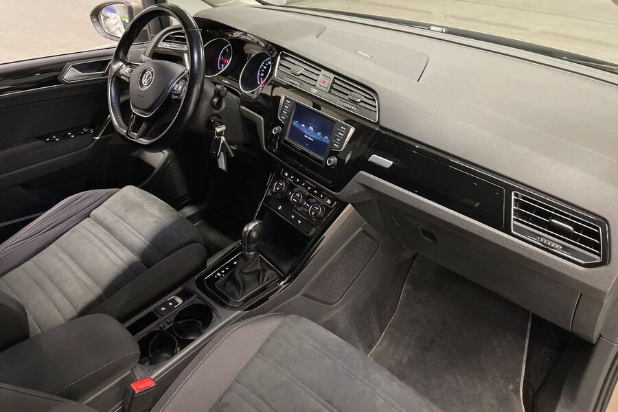 Volkswagen Touran vaihtoauto