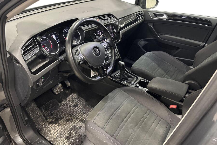 Volkswagen Touran vaihtoauto