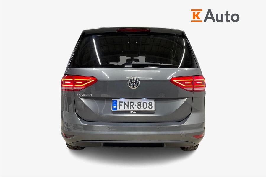 Volkswagen Touran vaihtoauto