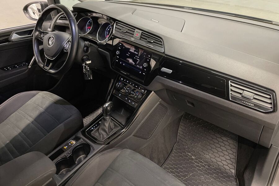 Volkswagen Touran vaihtoauto