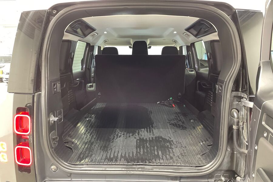 Land Rover Defender vaihtoauto