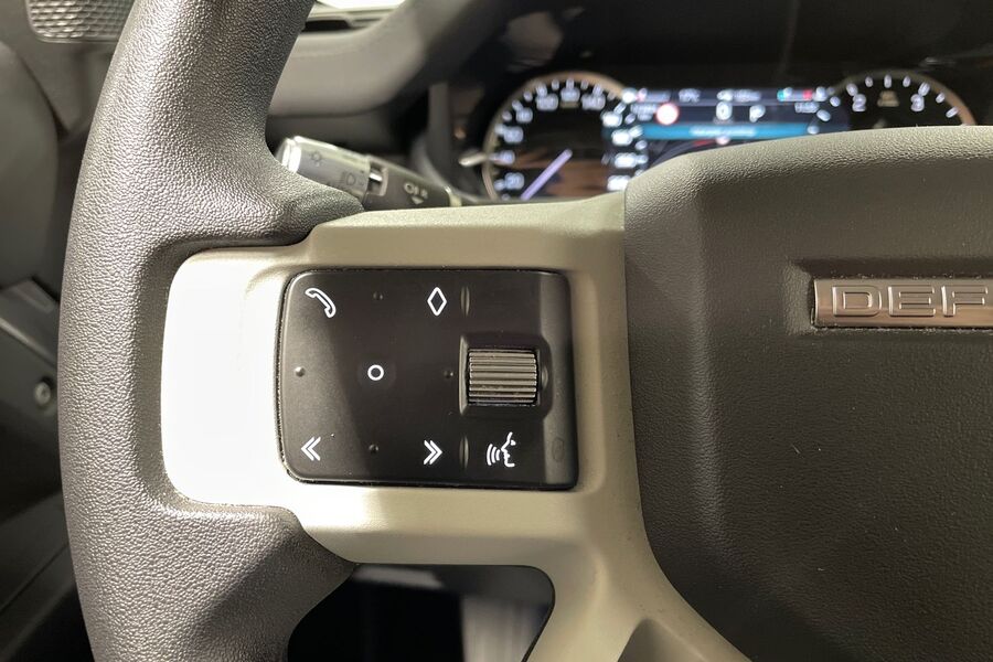 Land Rover Defender vaihtoauto