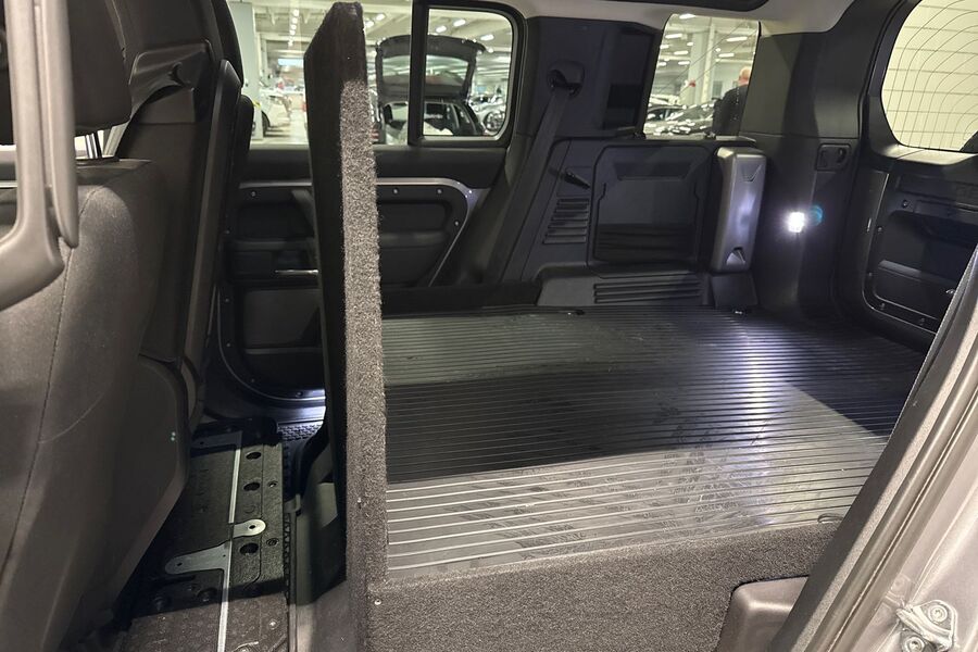 Land Rover Defender vaihtoauto