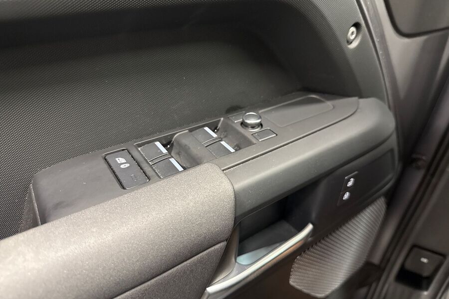 Land Rover Defender vaihtoauto