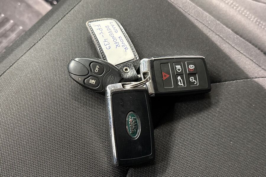 Land Rover Defender vaihtoauto