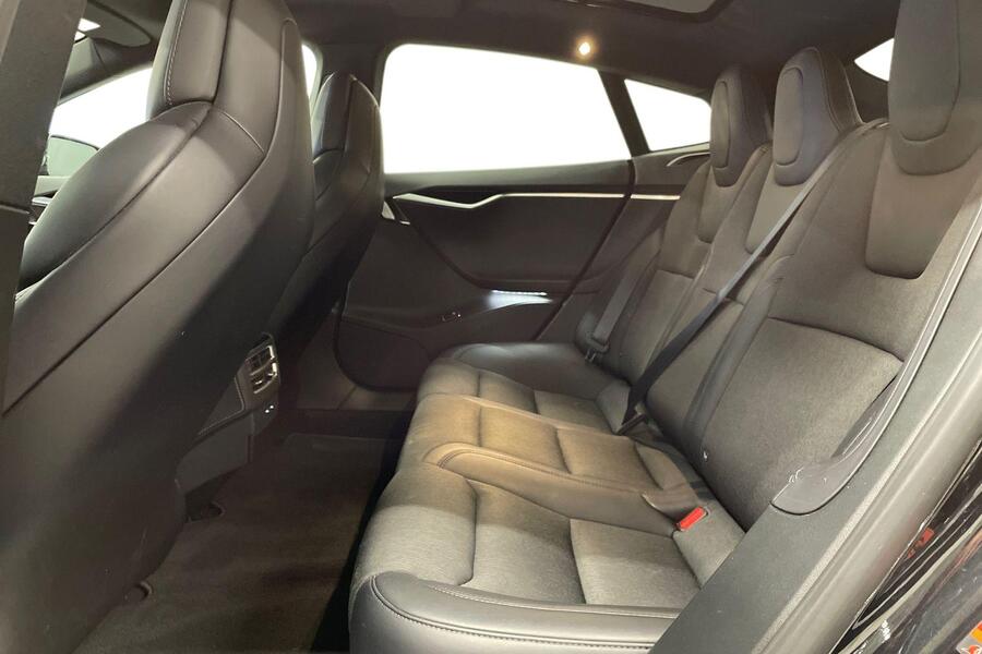 Tesla Model S vaihtoauto