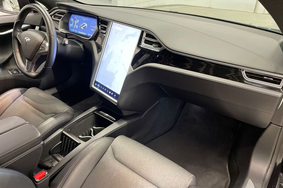 Tesla Model S vaihtoauto