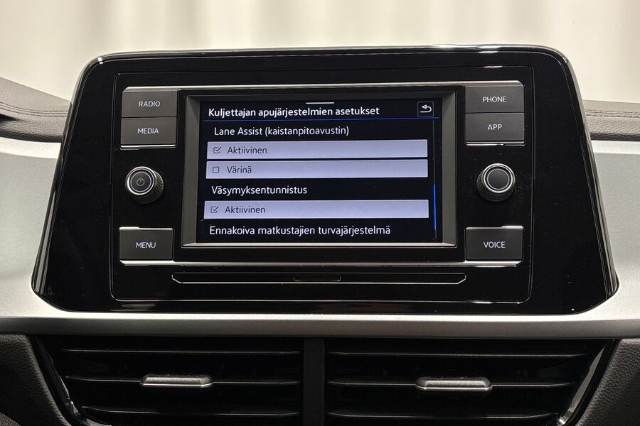 Volkswagen T-Roc vaihtoauto