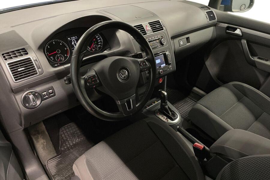 Volkswagen Touran vaihtoauto