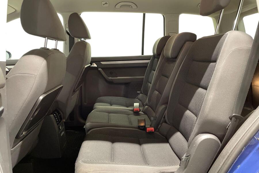 Volkswagen Touran vaihtoauto