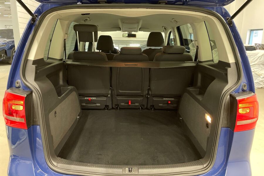 Volkswagen Touran vaihtoauto