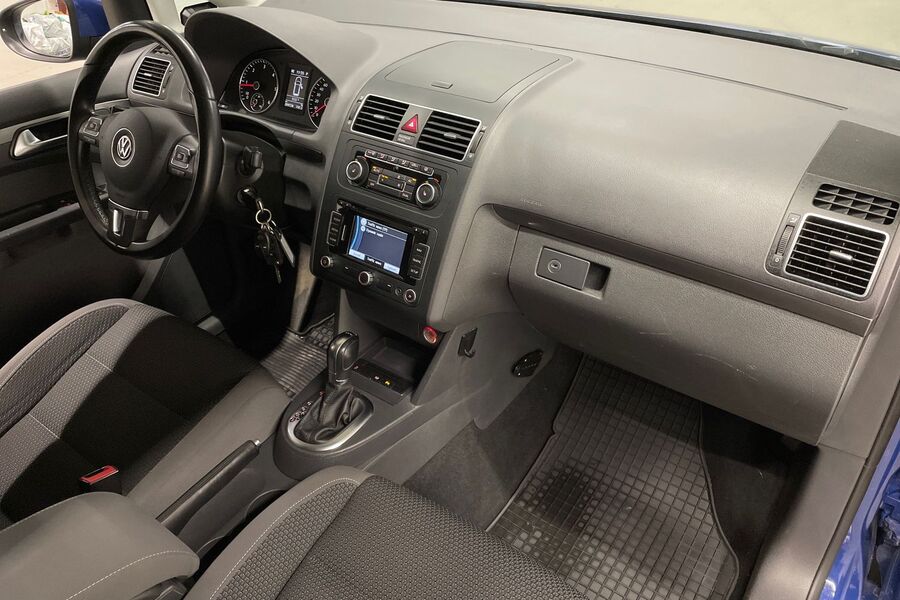 Volkswagen Touran vaihtoauto