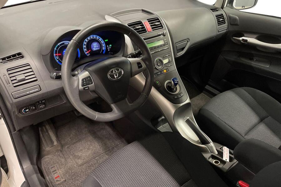 Toyota Auris vaihtoauto