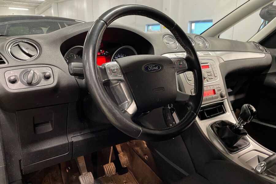 Ford S-MAX vaihtoauto