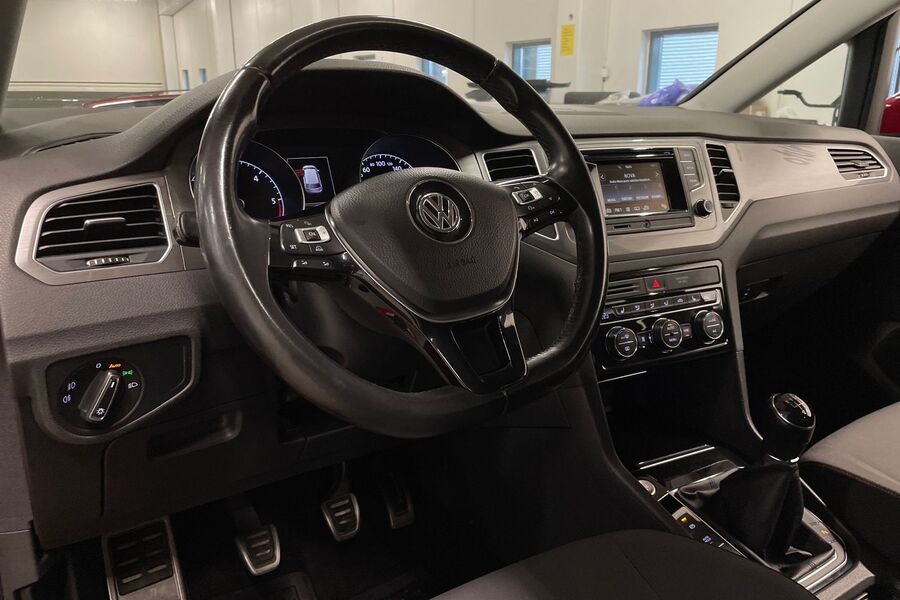 Volkswagen Golf Sportsvan vaihtoauto