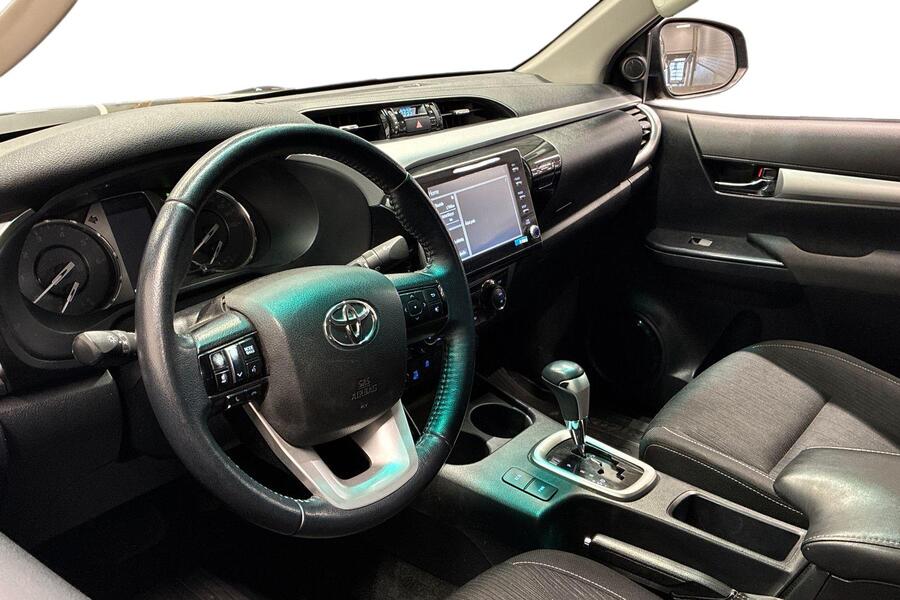 Toyota Hilux vaihtoauto