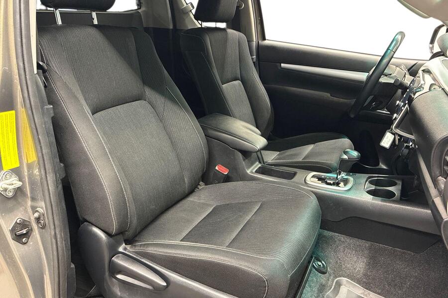 Toyota Hilux vaihtoauto