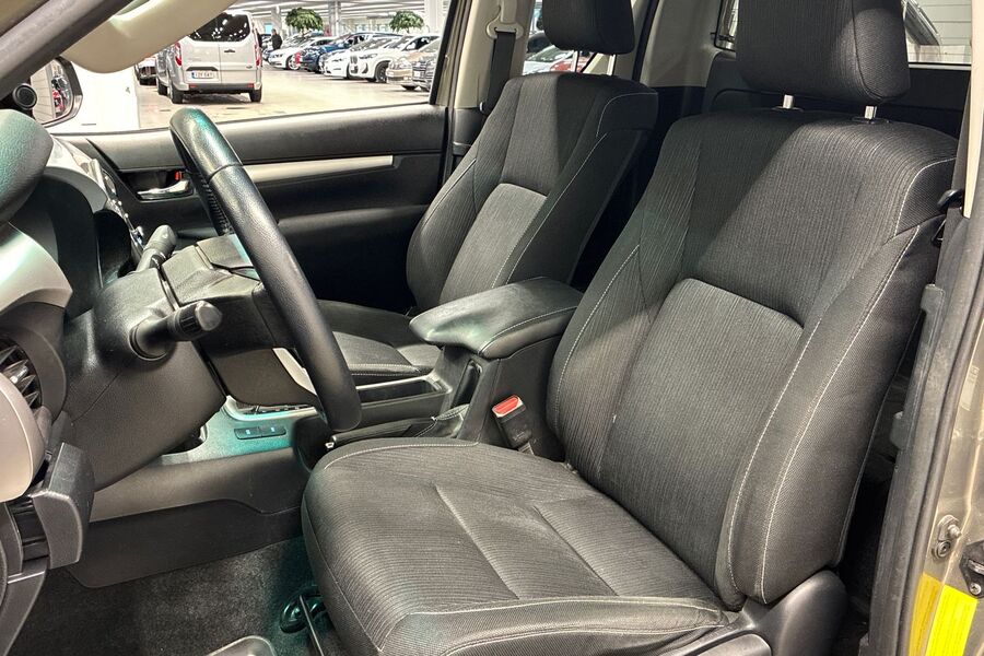 Toyota Hilux vaihtoauto