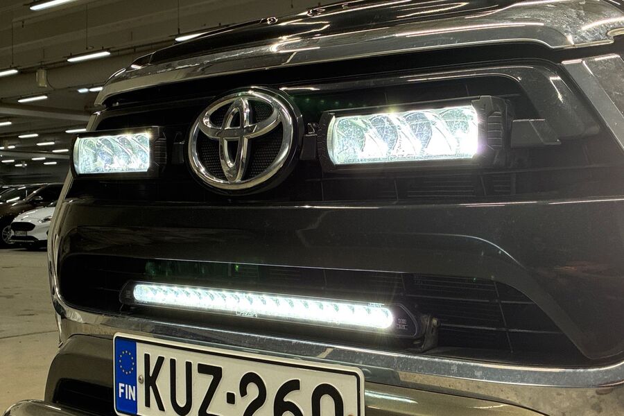 Toyota Hilux vaihtoauto