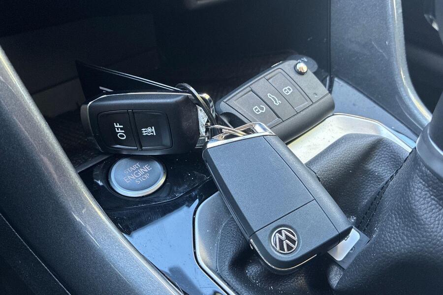 Volkswagen T-Roc vaihtoauto