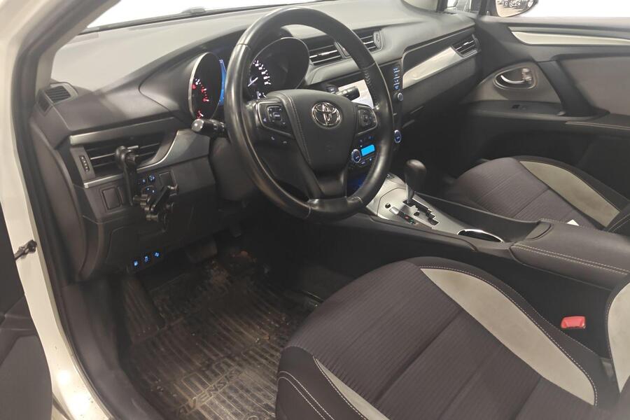 Toyota Avensis vaihtoauto