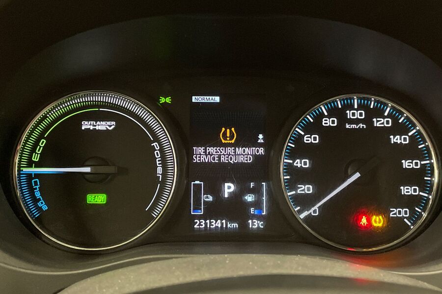 Mitsubishi Outlander PHEV vaihtoauto