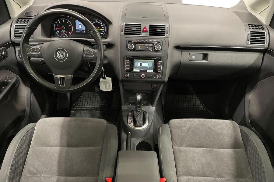 Volkswagen Touran vaihtoauto