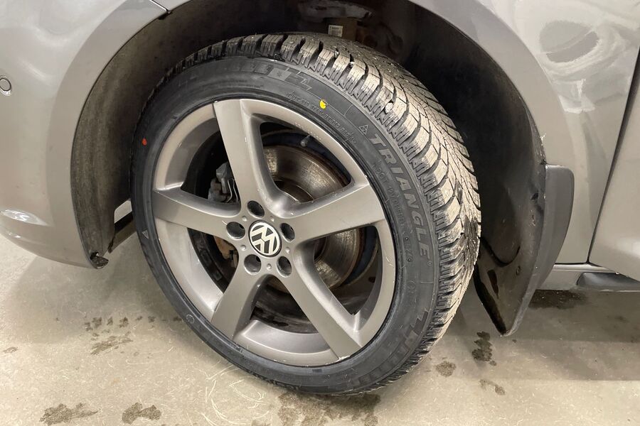 Volkswagen Touran vaihtoauto