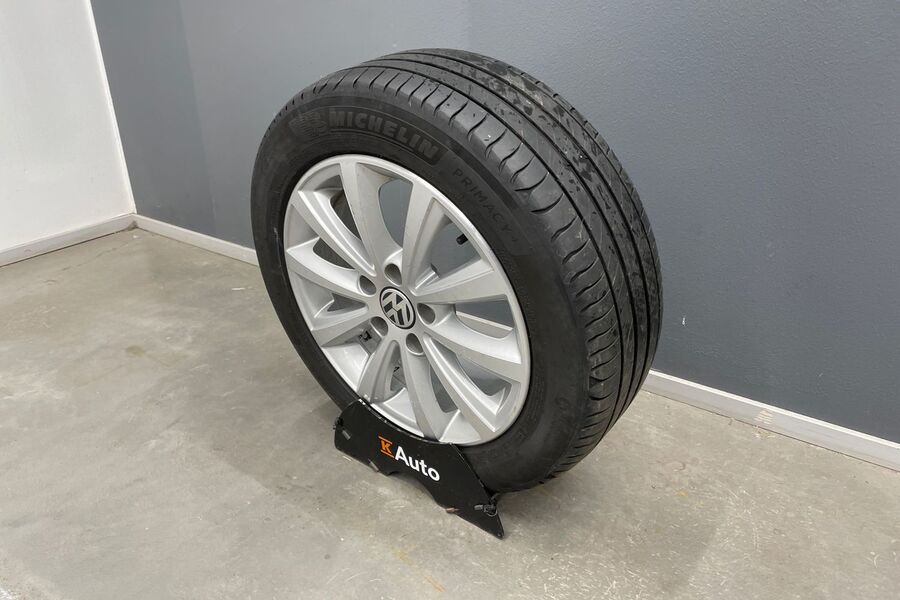 Volkswagen Touran vaihtoauto