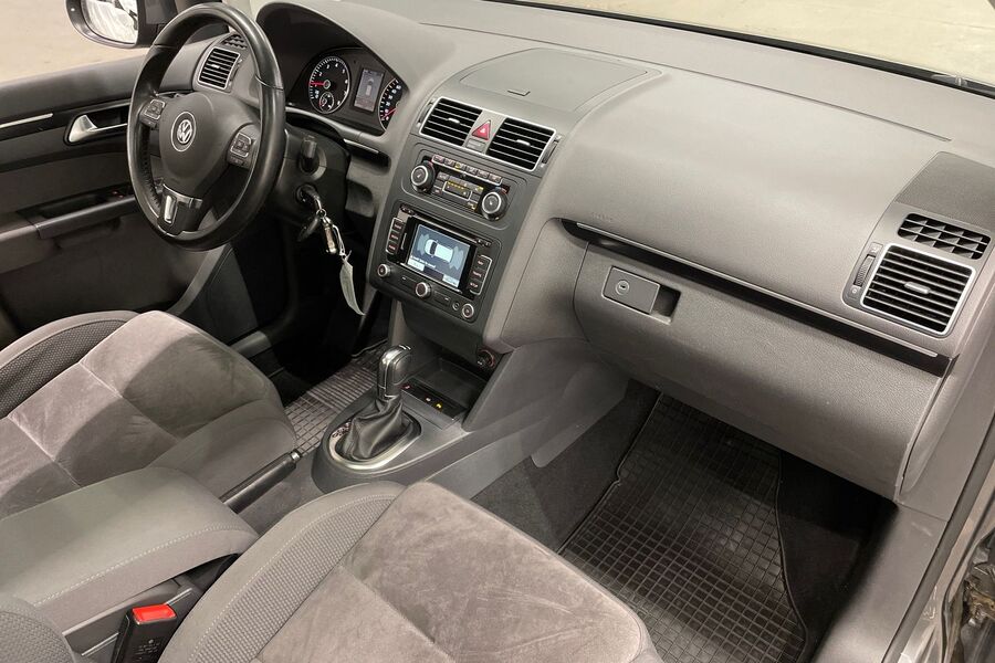 Volkswagen Touran vaihtoauto