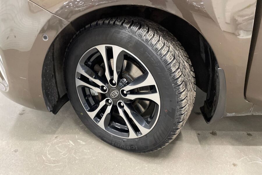 Kia Carens vaihtoauto