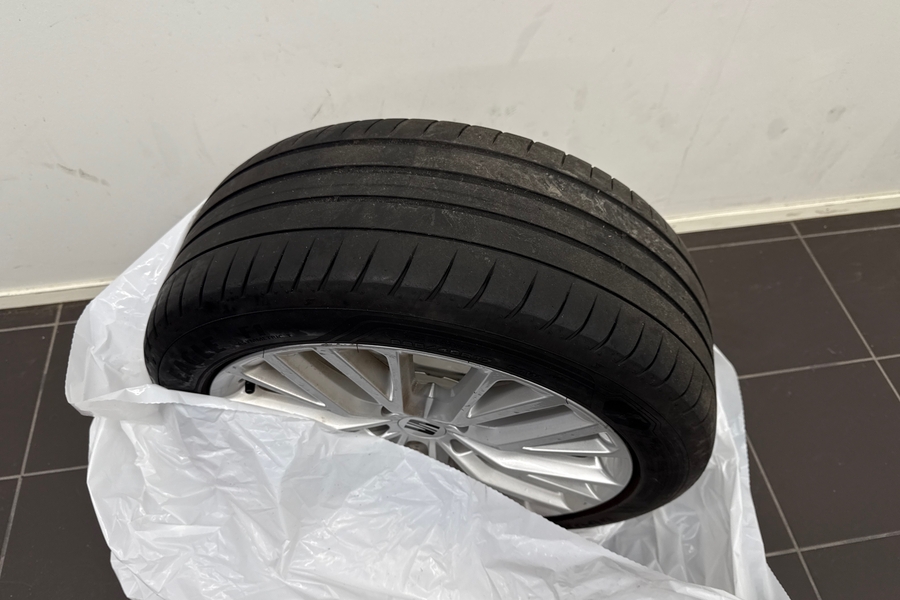 SEAT Leon Sportstourer vaihtoauto