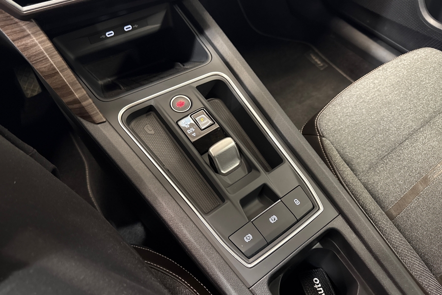 SEAT Leon Sportstourer vaihtoauto