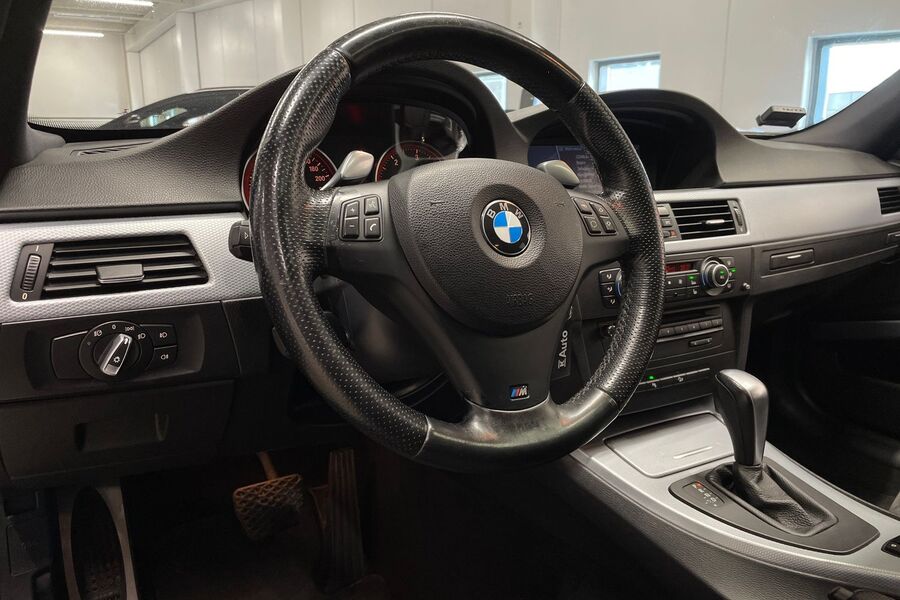 BMW 330 vaihtoauto