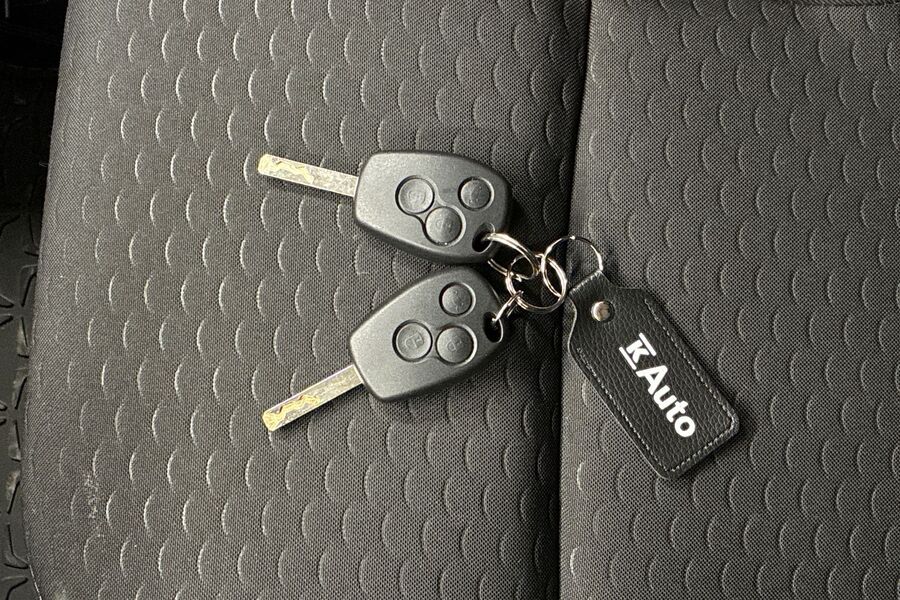 Opel Vivaro vaihtoauto