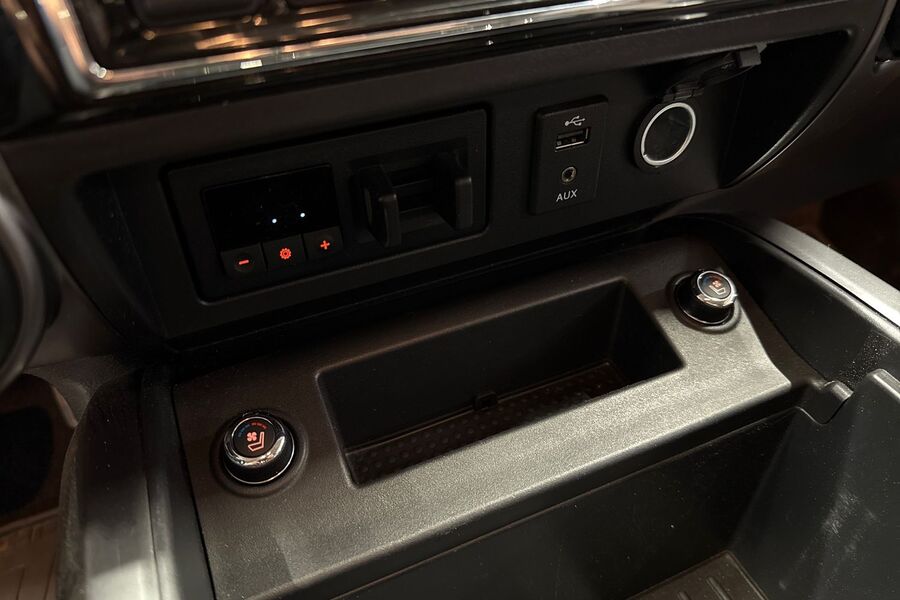 Nissan Titan vaihtoauto