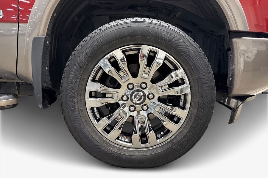 Nissan Titan vaihtoauto