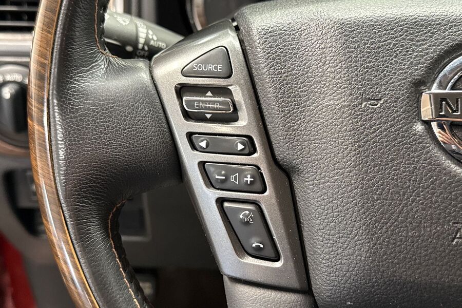 Nissan Titan vaihtoauto