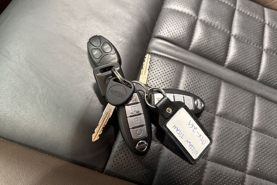 Nissan Titan vaihtoauto