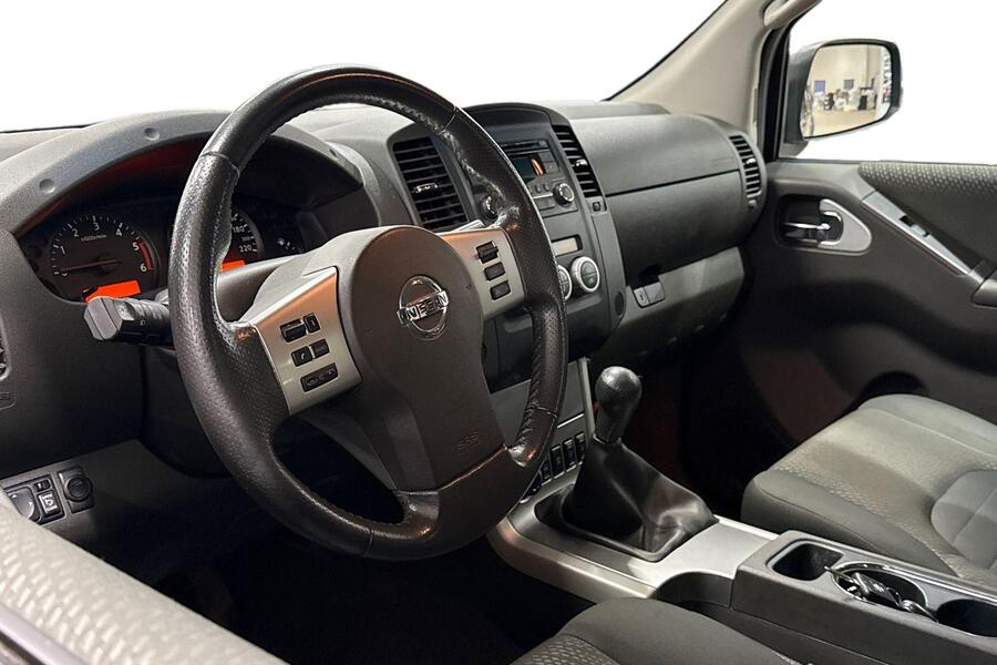 Nissan Navara vaihtoauto