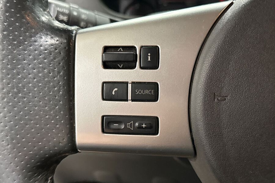 Nissan Navara vaihtoauto