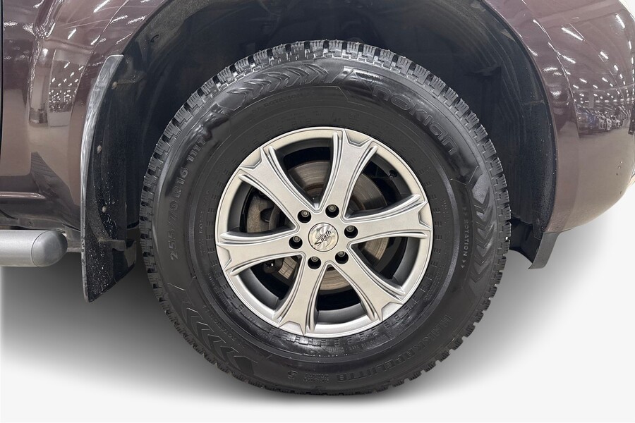 Nissan Navara vaihtoauto