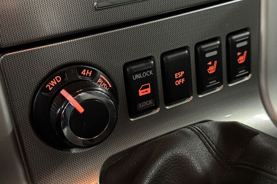 Nissan Navara vaihtoauto