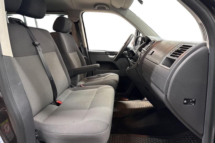 Volkswagen Caravelle vaihtoauto